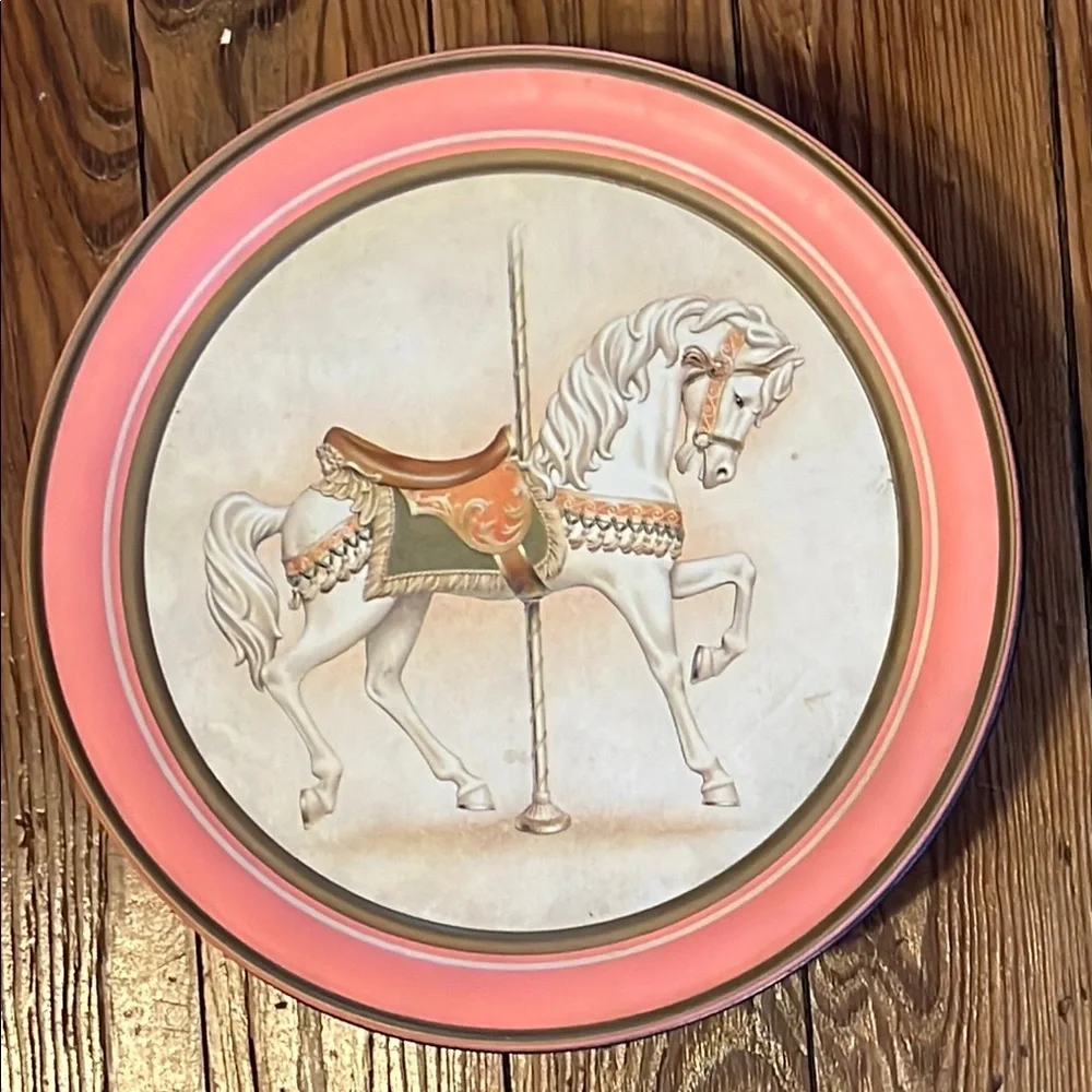Vintage 1991 Sweetie Bear Bakery Tin Carousel White Horse Peach Gold Cherubs 9.5